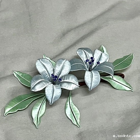 美育如光，熹微朝阳