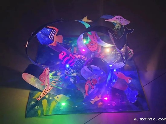 美育如光，熹微朝阳