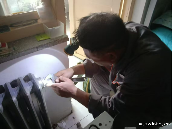 华体会登录开展学生公寓供暖检查工作